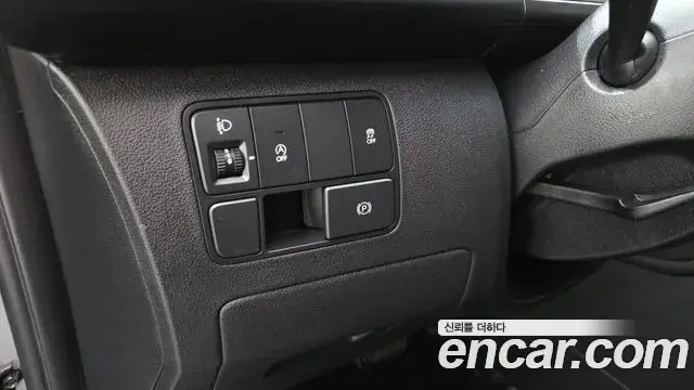 Hyundai Staria 2021 — Фото 14/20