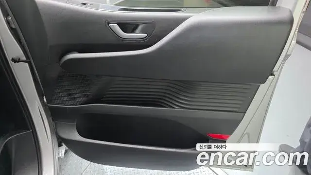 Hyundai Staria 2021 — ფოტო 11/30