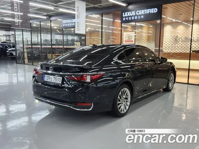 Lexus ES300h 2026 — Şəkil 16/20