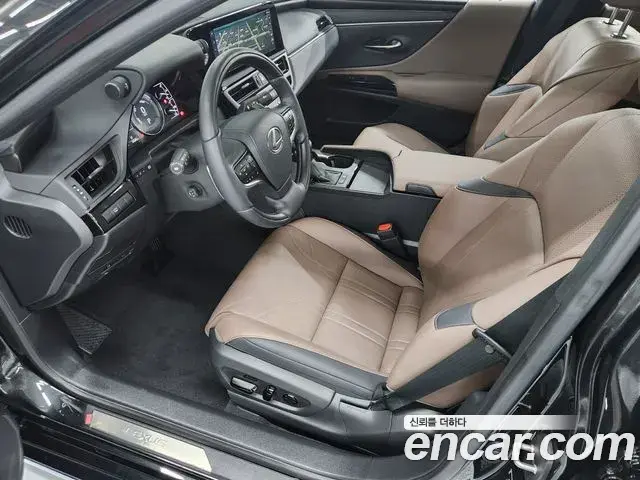 Lexus ES300h 2026 — Şəkil 18/20