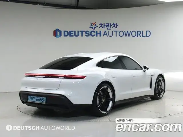Porsche Taycan 2022 — ფოტო 4/7