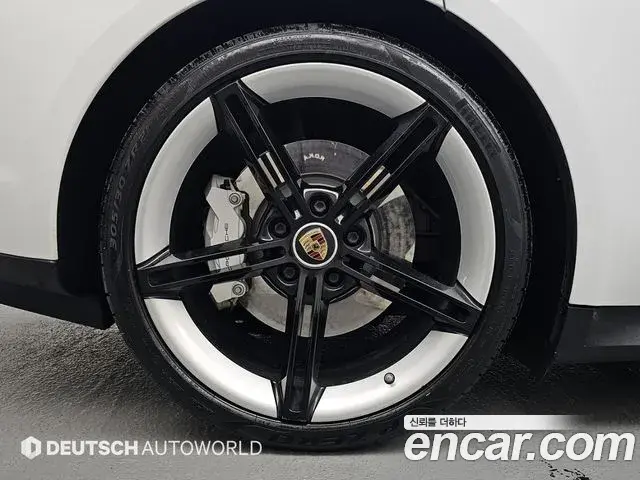 Porsche Taycan 2022 — ფოტო 3/7