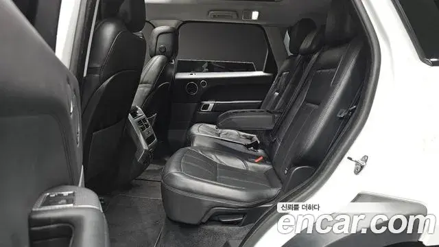 Land Rover Range Rover Sport 2019 — Photo 17/35