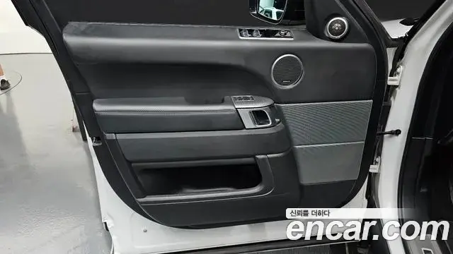 Land Rover Range Rover Sport 2019 — Photo 13/35