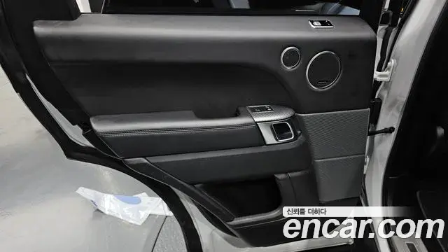 Land Rover Range Rover Sport 2019 — Photo 4/35