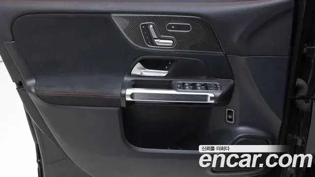 Mercedes-Benz GLB-Class 2022 — Фото 14/20