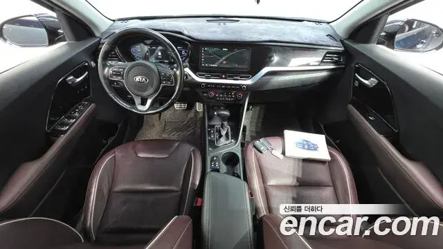 Kia Niro 2019 — Фото 7/20