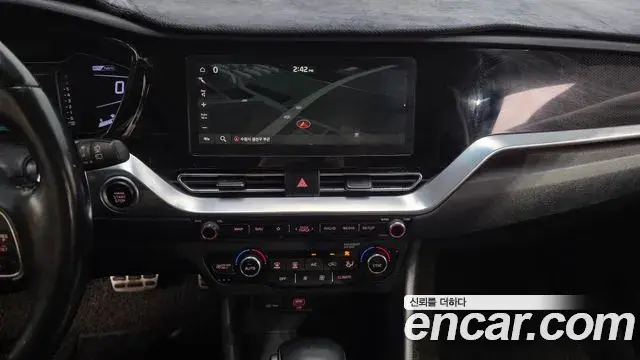 Kia Niro 2019 — Фото 13/20