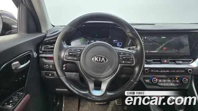 Kia Niro 2019 — Фото 14/20