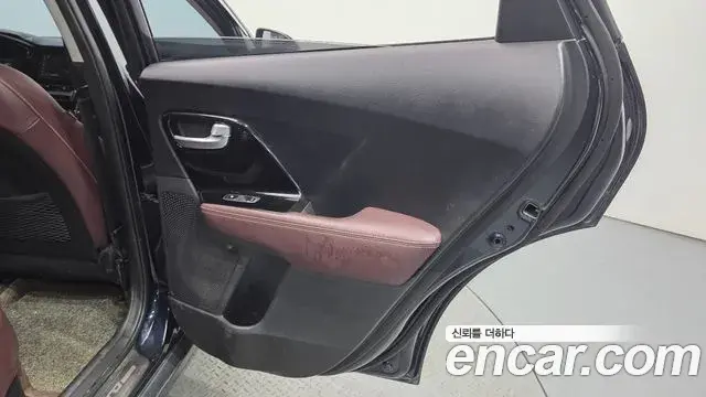 Kia Niro 2019 — Photo 28/34