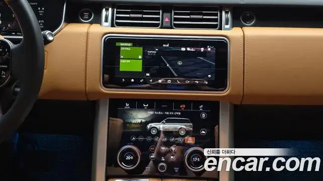 Land Rover Range Rover 2021 — Photo 29/34