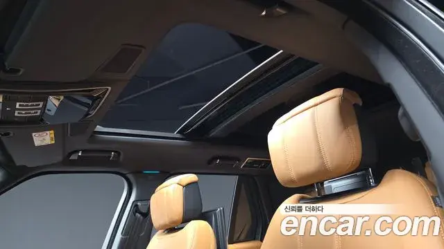 Land Rover Range Rover 2021 — Photo 30/34