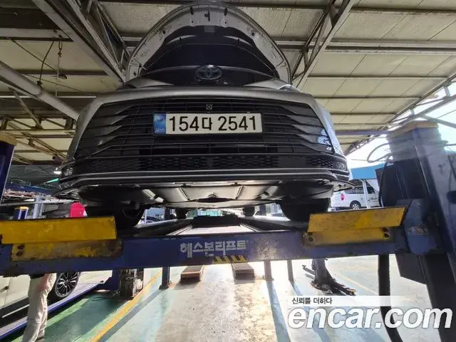Toyota Sienna 2022 — Photo 1/2