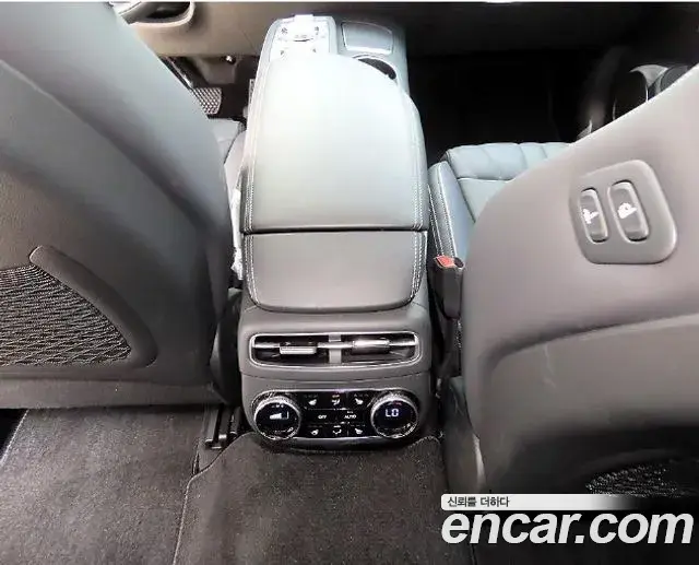 Genesis GV70 2024 — ფოტო 16/20