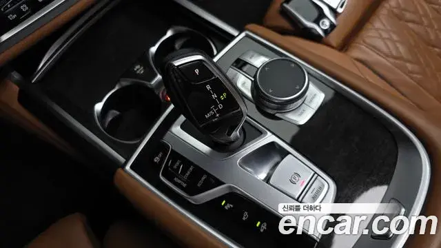 BMW 7 Series 2020 — Фото 9/20