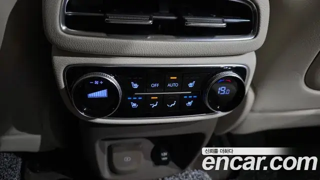 Genesis GV80 2023 — Photo 19/20