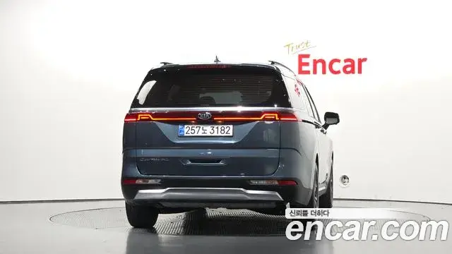 Kia Carnival 2021 — Фото 4/20