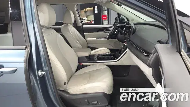 Kia Carnival 2021 — Фото 11/20
