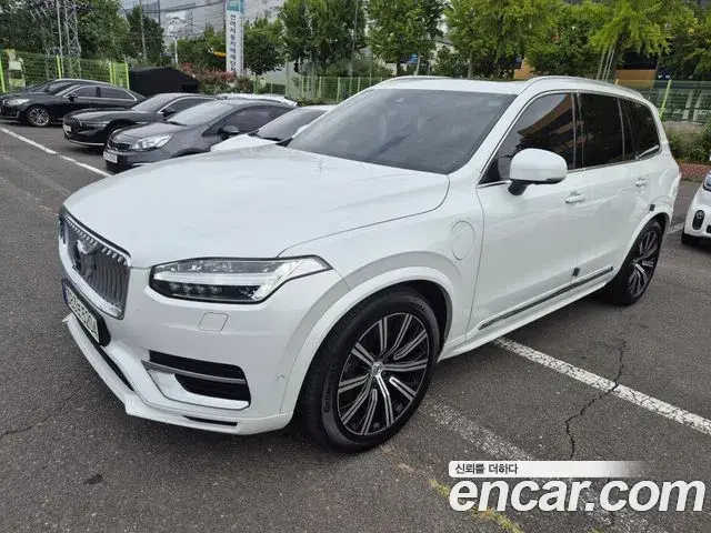 Volvo XC90 2021 — Фото 9/20