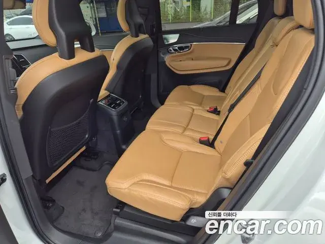 Volvo XC90 2021 — Фото 10/20