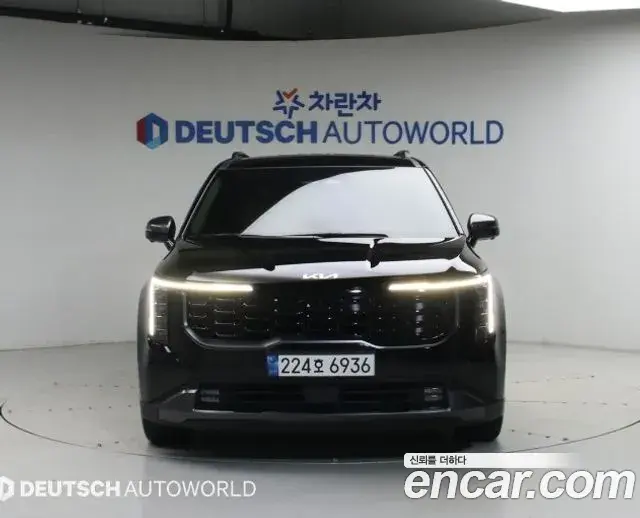 Kia Carnival 2024 — Photo 2/20
