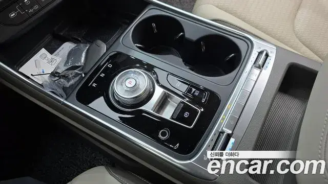 Kia Carnival 2024 — ფოტო 26/31