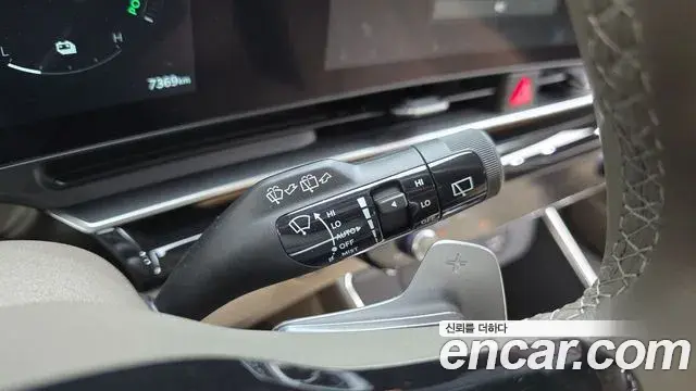 Kia Carnival 2024 — ფოტო 29/31