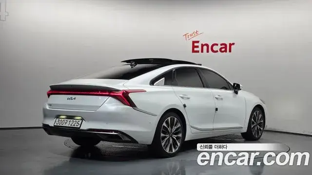 Kia K8 2023 — Photo 9/20