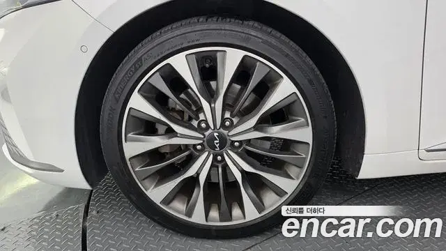 Kia K8 2023 — Photo 11/20