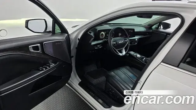 Kia K8 2023 — Photo 17/20