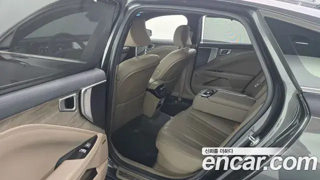 Kia K8 2021 — Photo 12/20