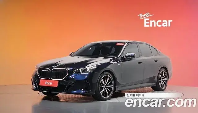 BMW 5 Series 2025 — Photo 1/20