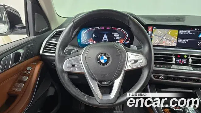 BMW X7 2021 — Photo 13/20