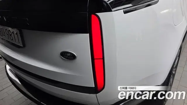 Land Rover Range Rover 2023 — ფოტო 24/38
