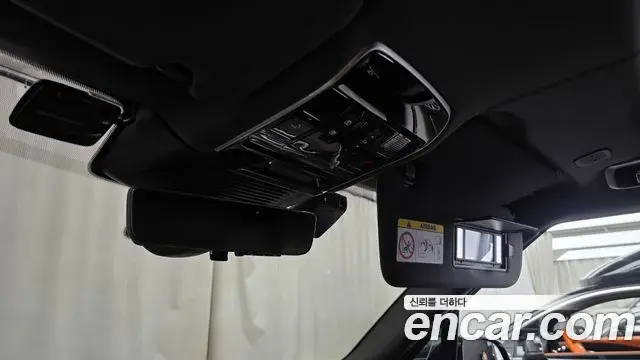 Land Rover Range Rover 2023 — ფოტო 29/38