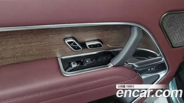 Land Rover Range Rover 2023 — ფოტო 38/38