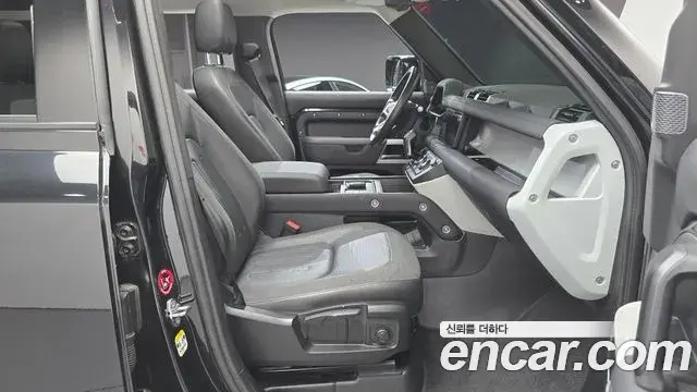 Land Rover Defender 2020 — Фото 11/20