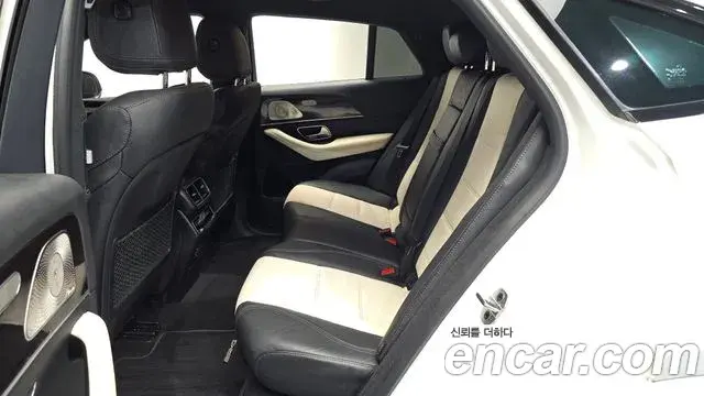 Mercedes-Benz GLE-Class 2022 — Фото 11/20