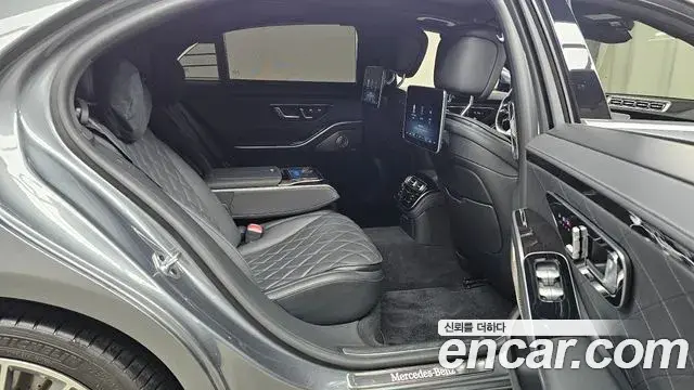 Mercedes-Benz S-Class 2022 — Photo 11/20