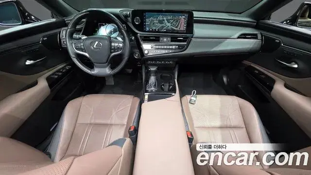 Lexus ES300h 2023 — ფოტო 14/36