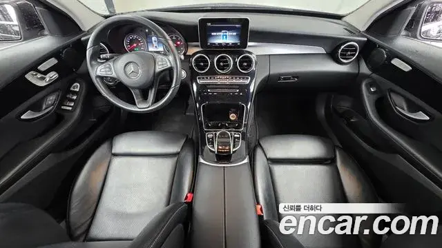 Mercedes-Benz C-Class 2018 — Фото 7/20