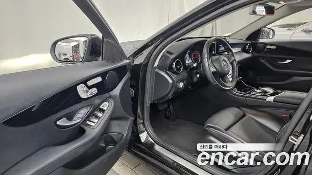 Mercedes-Benz C-Class 2018 — Фото 10/20