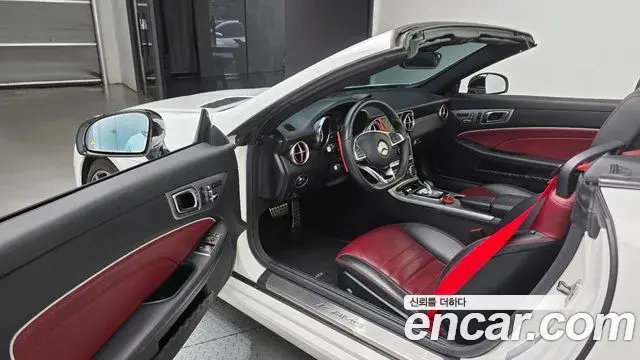 Mercedes-Benz SLC-Class 2018 — Фото 10/20