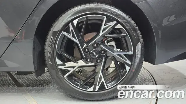 Kia K5 2024 — Şəkil 17/33
