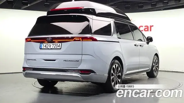 Kia Carnival 2021 — Photo 2/20