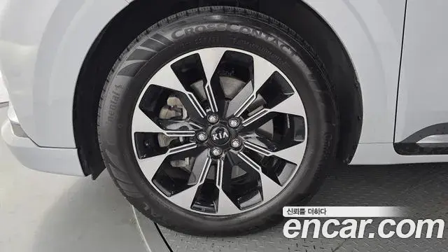 Kia Carnival 2021 — Photo 5/20