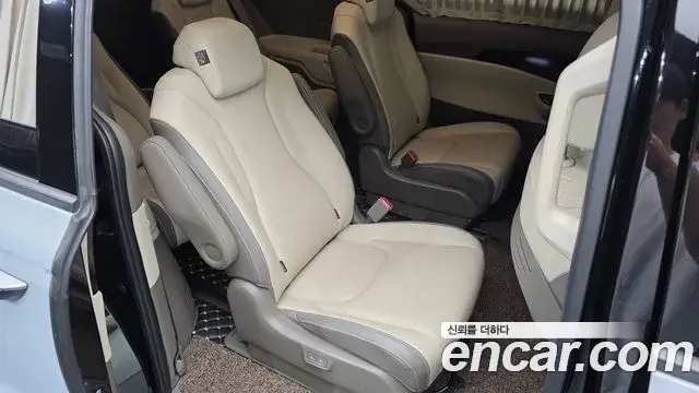 Kia Carnival 2021 — Photo 12/20