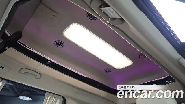 Kia Carnival 2021 — Photo 17/20