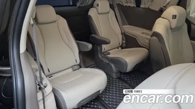 Kia Carnival 2021 — Photo 19/20