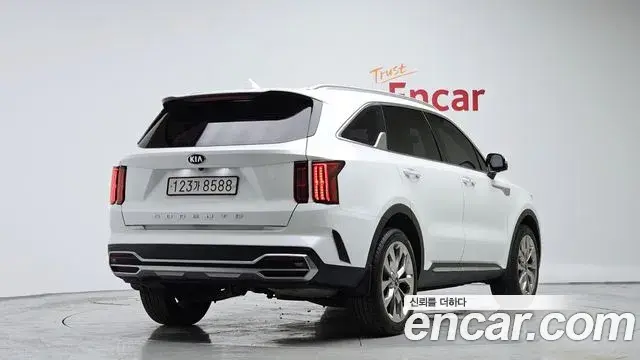 Kia Sorento 2021 — Фото 2/20